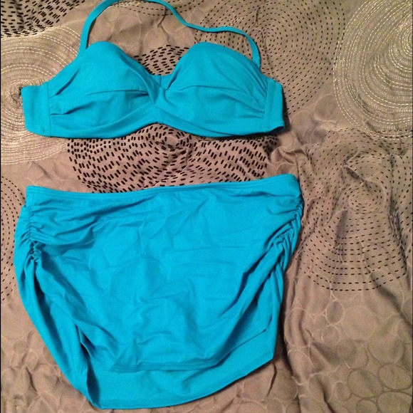 ❤SOLD IN BUNDLE❤Victoria's Secret bikini - Picture 1 of 2