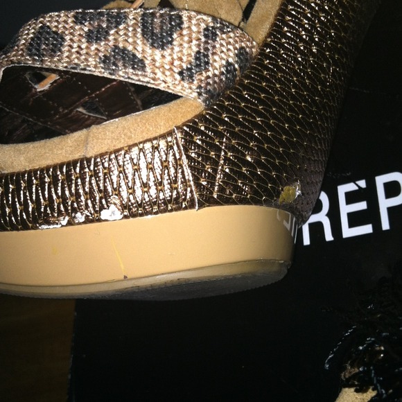 🚫Sold🚫✂REDUCEDx2✂ Animal print heels. - Picture 4 of 4