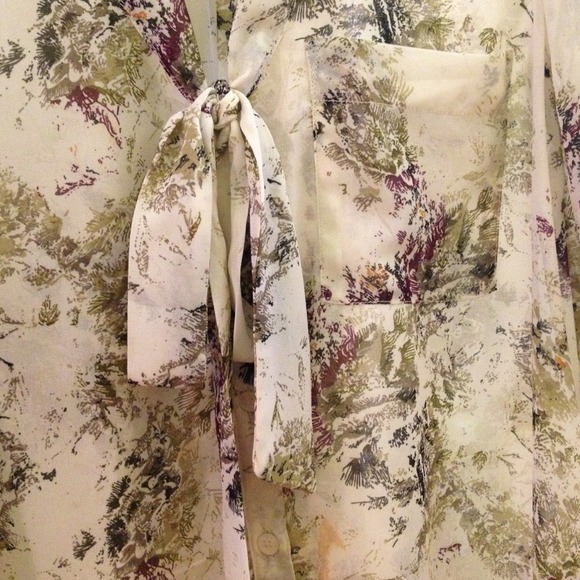 Frenchi blouse - Picture 2 of 4