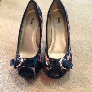 *RESERVED* Mossimo animal print heels