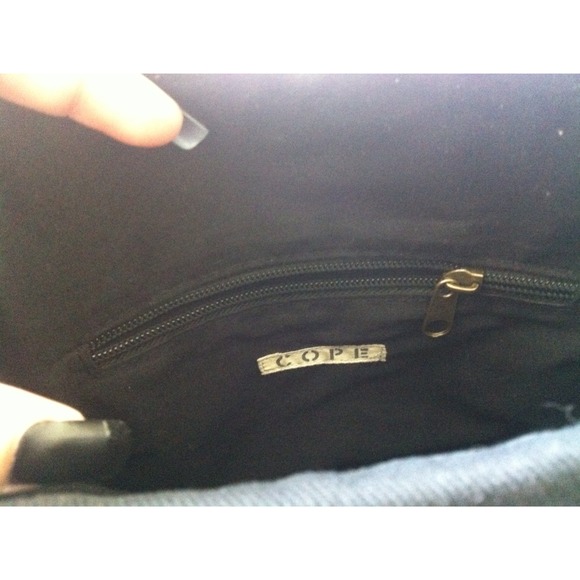 HOLD - Picture 3 of 3