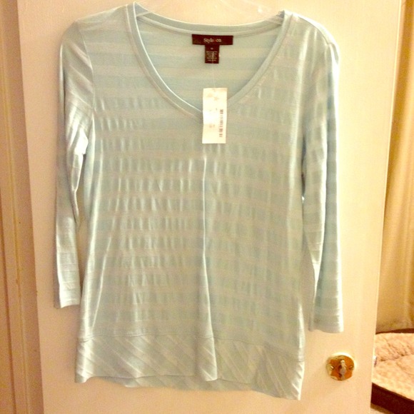 Lightweight 3/4 sleeve baby blue top NWT