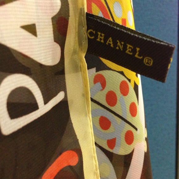 "Sold"Chanel design scarf - Picture 3 of 4