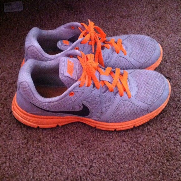 Orange and grey Nike - Picture 3 of 3