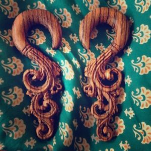 BEAUTIFUL hand carved 1/2 inch plugs!