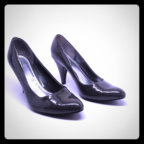 LAST CHANCE SALE!! Fioni Size 8.5 Patent Heels