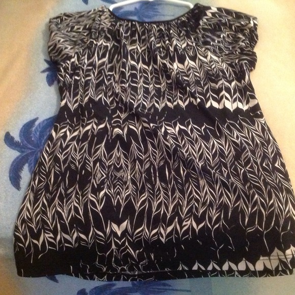 Perception petite top in sale - Picture 3 of 3