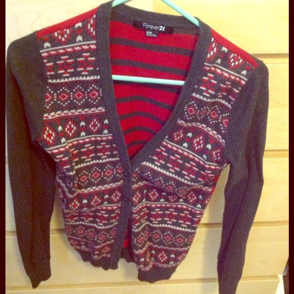*SOLD!* Pattern botton-up sweater