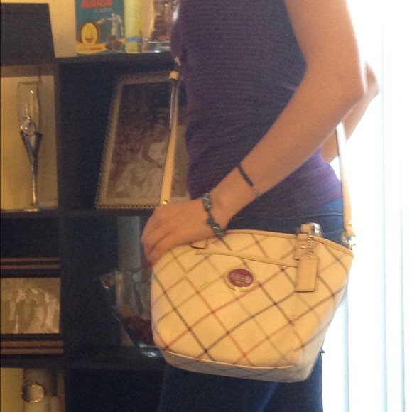 💢SOLD💢More pictures of a beautiful coach bag