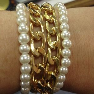 Gold tone and pearl bracelet set