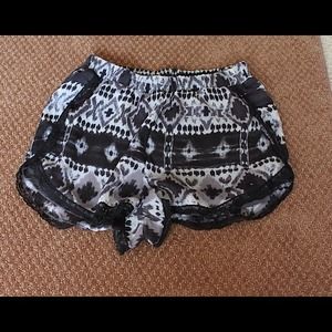 Tribal shorts|small|brand: Nine Bird