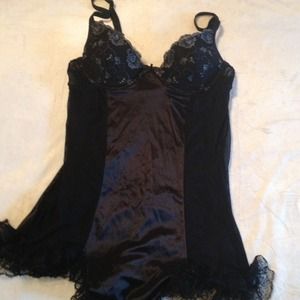 SOLD 💰Black fitted babydoll with underwire top