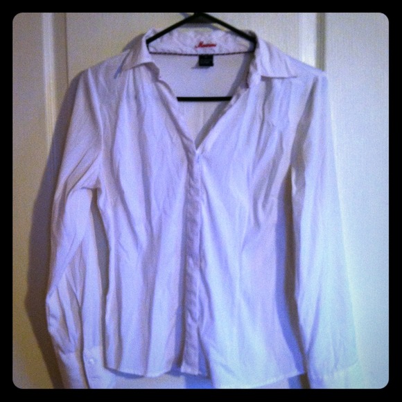 Maurice's white zipper up blouse