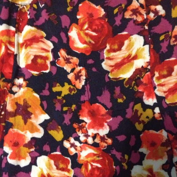 Floral Summer Top - Picture 3 of 3