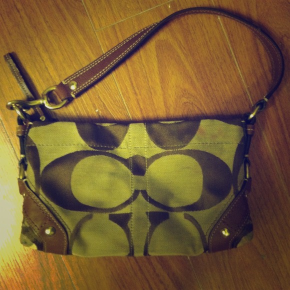SOLD IN BUNDLE Small Authentic Coach Purse! - Picture 1 of 4