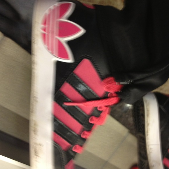 Shoes - Picture 1 of 1