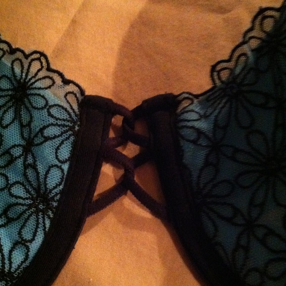 Turquoise Bra - Picture 2 of 3