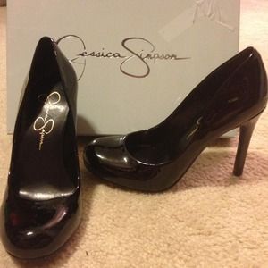 *REDUCED FROM $30 to $25* Jessica Simpson heels