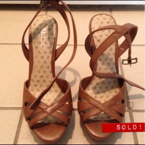 🌟Price Reduce🌟Brand New Aldo Cognac Wedge Heels