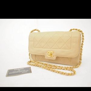 ✨⭐️SOLD✨⭐️Authentic Vintage Chanel handbag