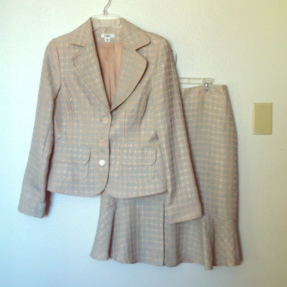 👉Reserved👈Jacket and Skirt Suit!
