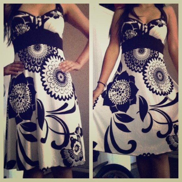 ❌❌SOLDBrown flower dress 🌻(reserve till tomorrow)