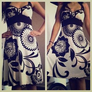 ❌❌SOLDBrown flower dress 🌻(reserve till tomorrow)