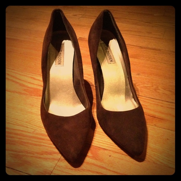 Steve Madden Shoes - Steve Madden suede pumps