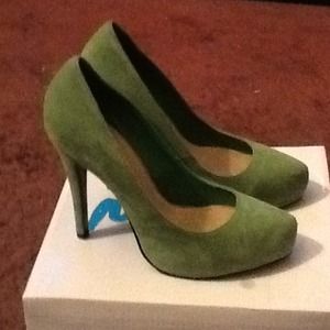 Green heels size 6 4.5inch heel