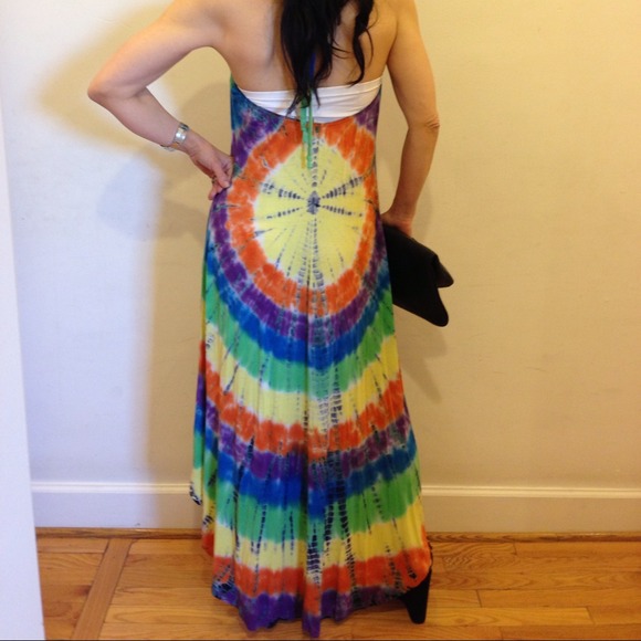 Omg! Is all I have to say about this Tie Dye dress - Picture 3 of 4