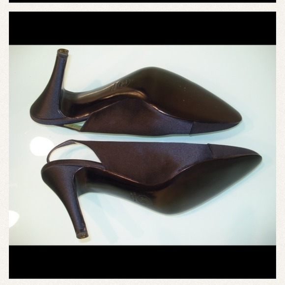 AUTHENTIC Chanel heels-MAKE ME AN OFFER!!! - Picture 2 of 3