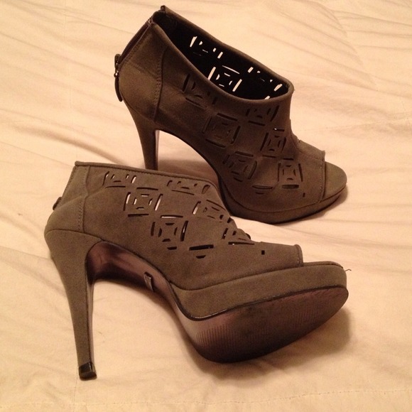 Various items - Picture 2 of 4