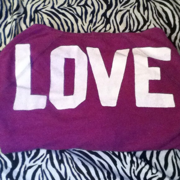 Victoria's Secret - Picture 2 of 3