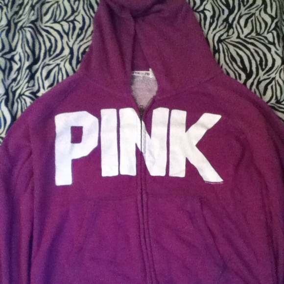 Victoria's Secret - Picture 3 of 3