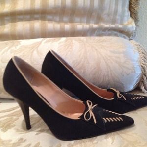 Beautiful black and beige 4 inch heal!👠💞💫