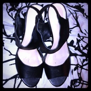 Size 6 sandal/ heel really comfortable