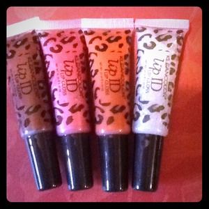 Set of 4 brand new lip gloss