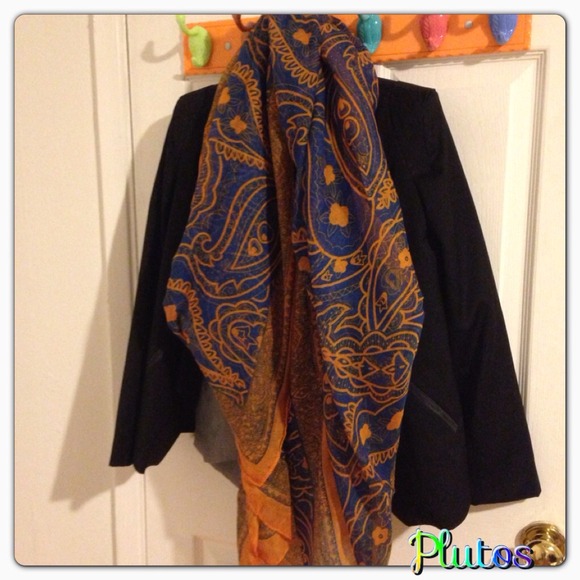 Scarf - Picture 4 of 4