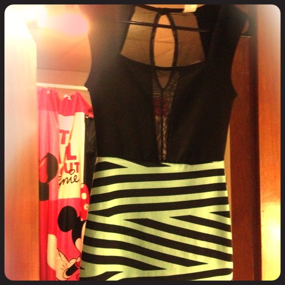 Black and mint dress w mesh back never worn no tag