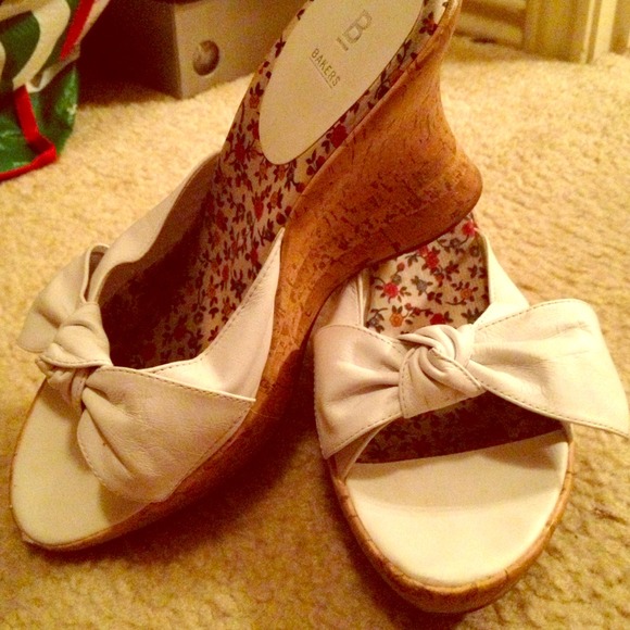 White wedges