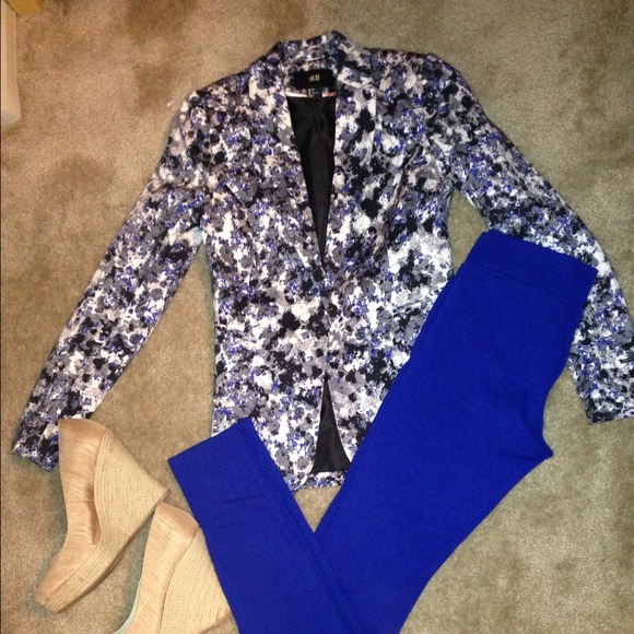 Blue leggings