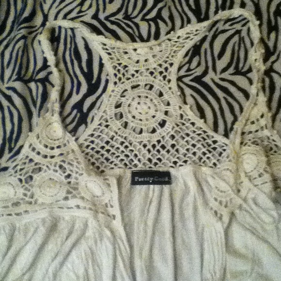 Vest - Picture 2 of 3