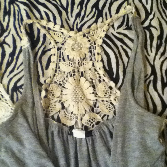 Vest - Picture 3 of 3