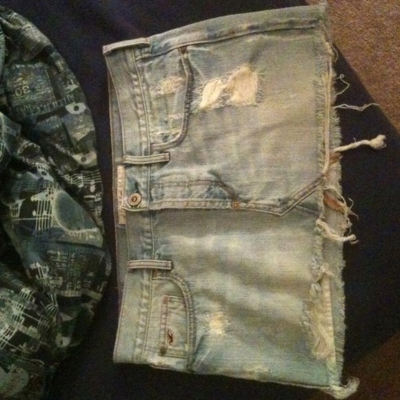 Hollister denim, distressed skirt never worn size5