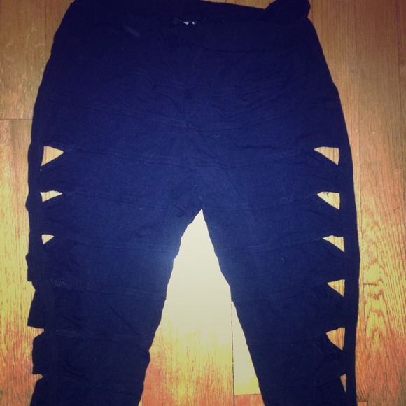 🚫⛔❗✅ SOLD ✅❗⛔🚫Asos cut out sides cloth legging