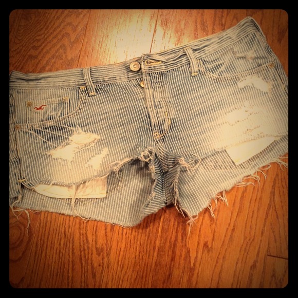 🌟FREE🌟 Hollister Destroyed Shorts