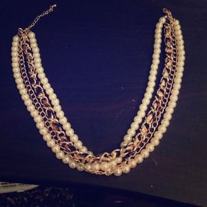 🎉SOLD🎉Leopard Pearl chunky faux necklace
