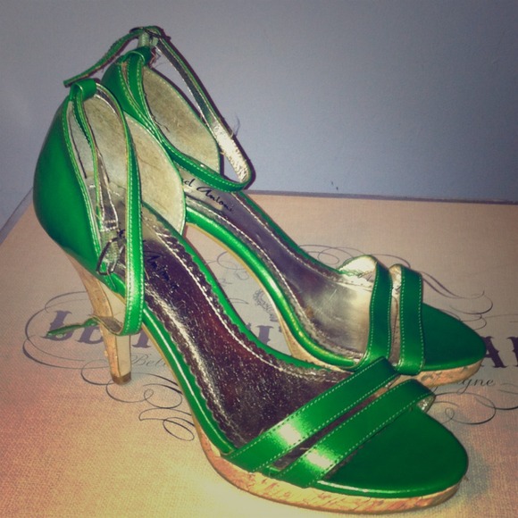 Cute green heels! Worn once!