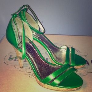 Cute green heels! Worn once!