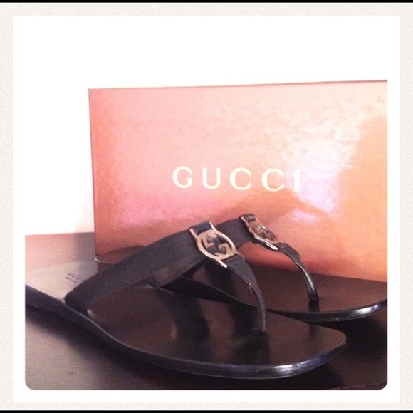 Does anybody selling these in a 10 1/2 or 11????